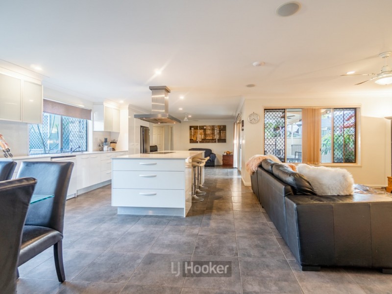 7 Coot Tha Place, Forest Lake QLD 4078