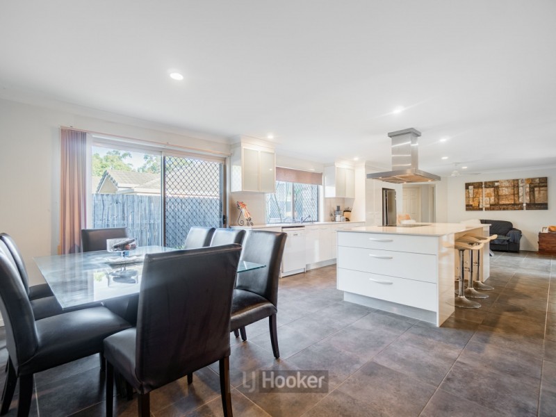 7 Coot Tha Place, Forest Lake QLD 4078