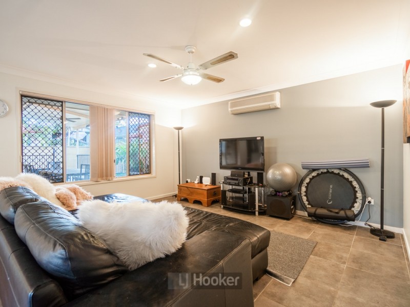 7 Coot Tha Place, Forest Lake QLD 4078