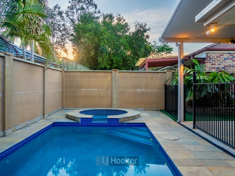 7 Coot Tha Place, Forest Lake QLD 4078