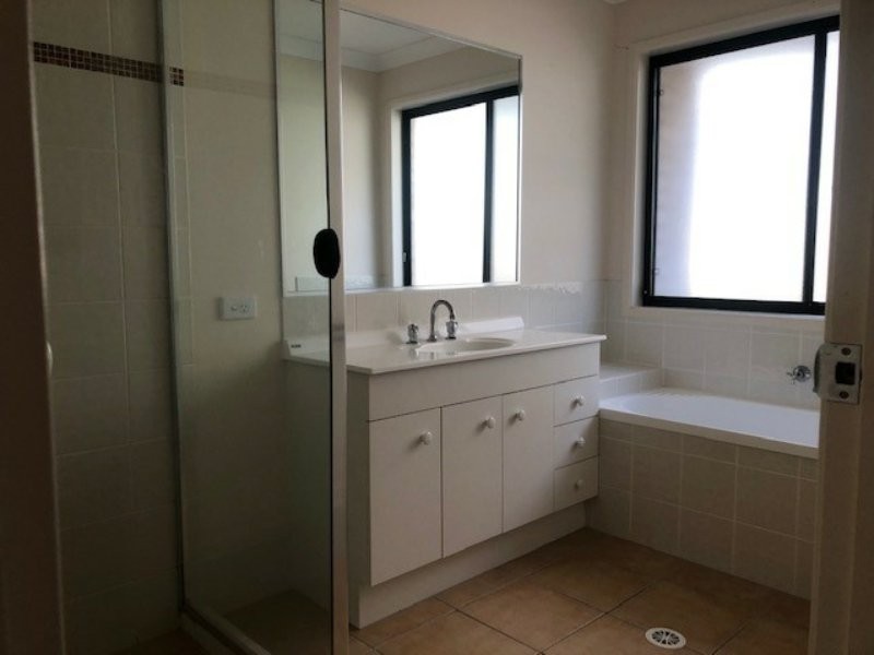 6 Shangrila Crescent, Springfield Lakes QLD 4300