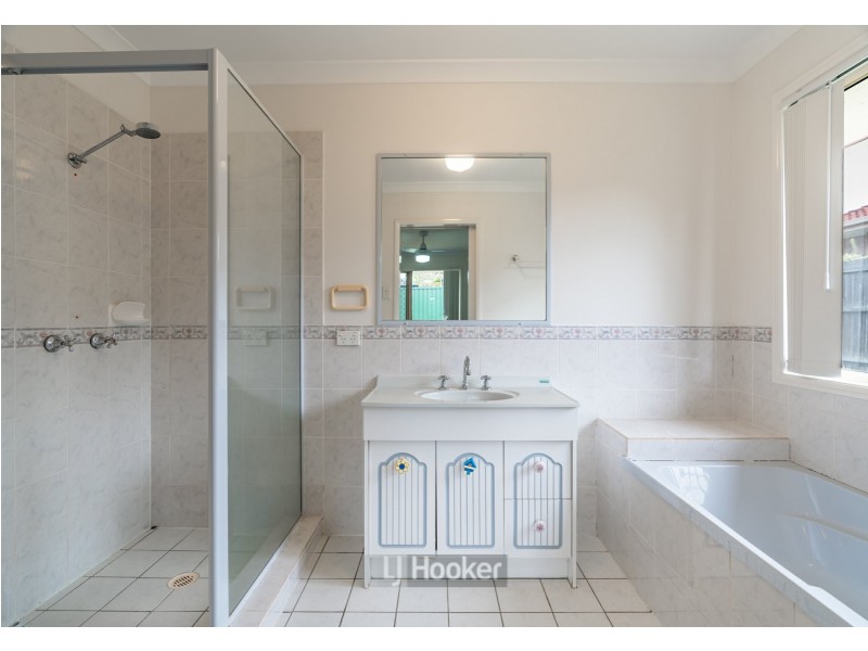 5 Noble Court, Regents Park QLD 4118