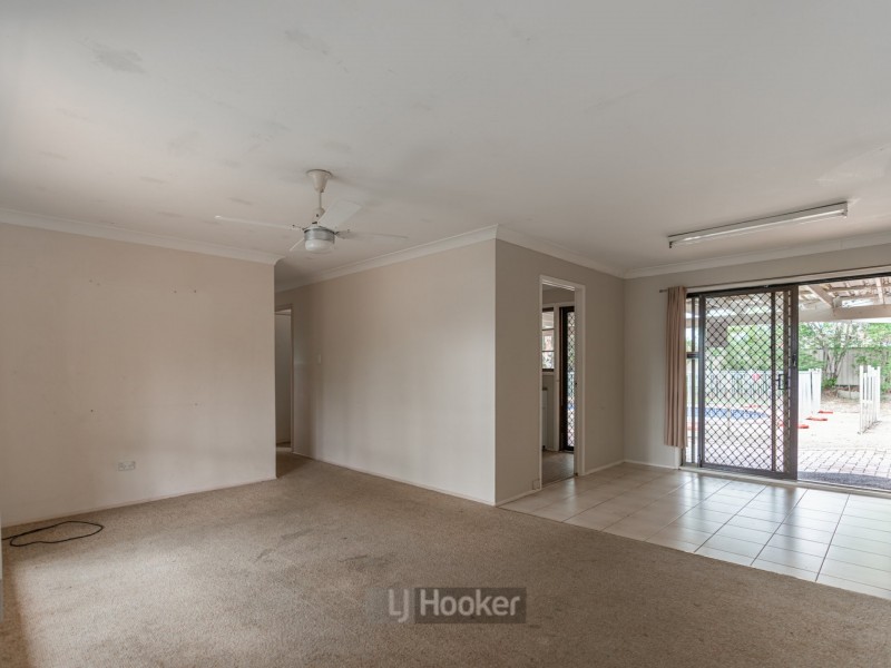 8 Centaurus Crescent, Regents Park QLD 4118