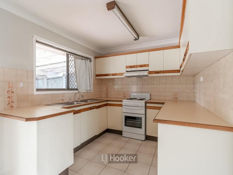 8 Centaurus Crescent, Regents Park QLD 4118