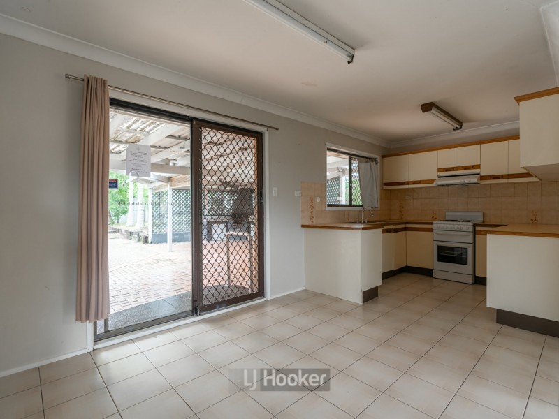 8 Centaurus Crescent, Regents Park QLD 4118