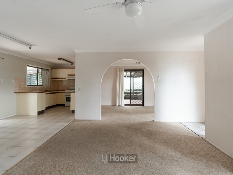 8 Centaurus Crescent, Regents Park QLD 4118