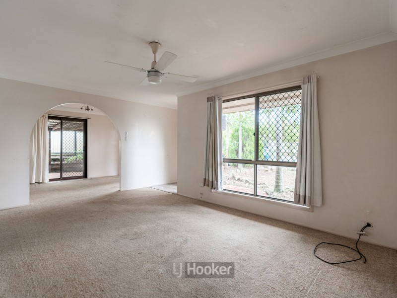 8 Centaurus Crescent, Regents Park QLD 4118