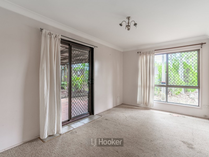 8 Centaurus Crescent, Regents Park QLD 4118