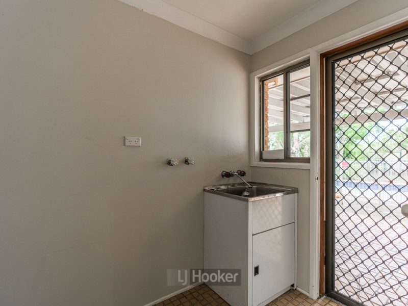 8 Centaurus Crescent, Regents Park QLD 4118