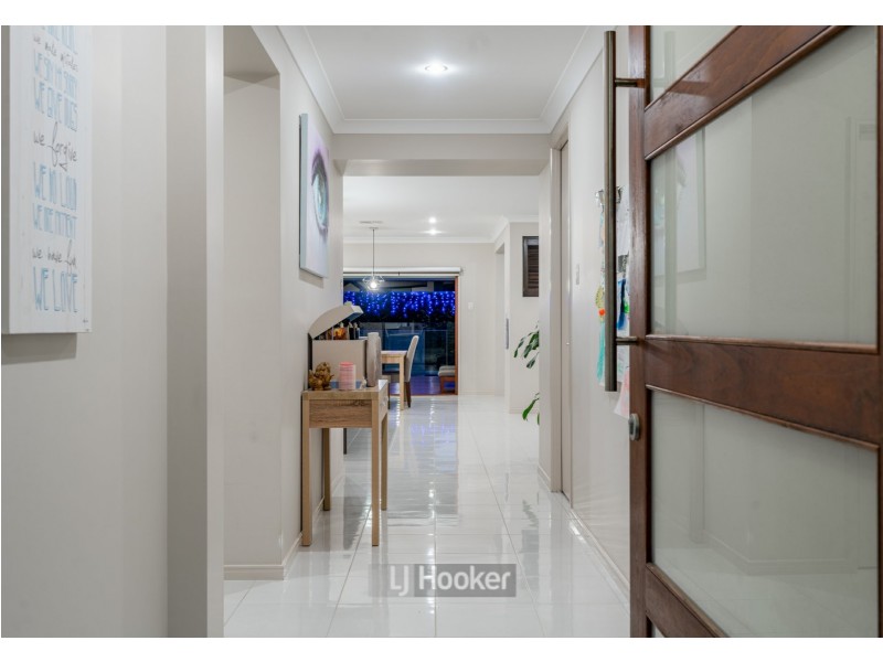 42 Steelwood Street, Heathwood QLD 4110