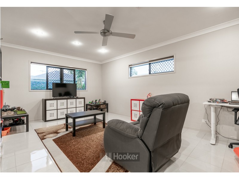 42 Steelwood Street, Heathwood QLD 4110