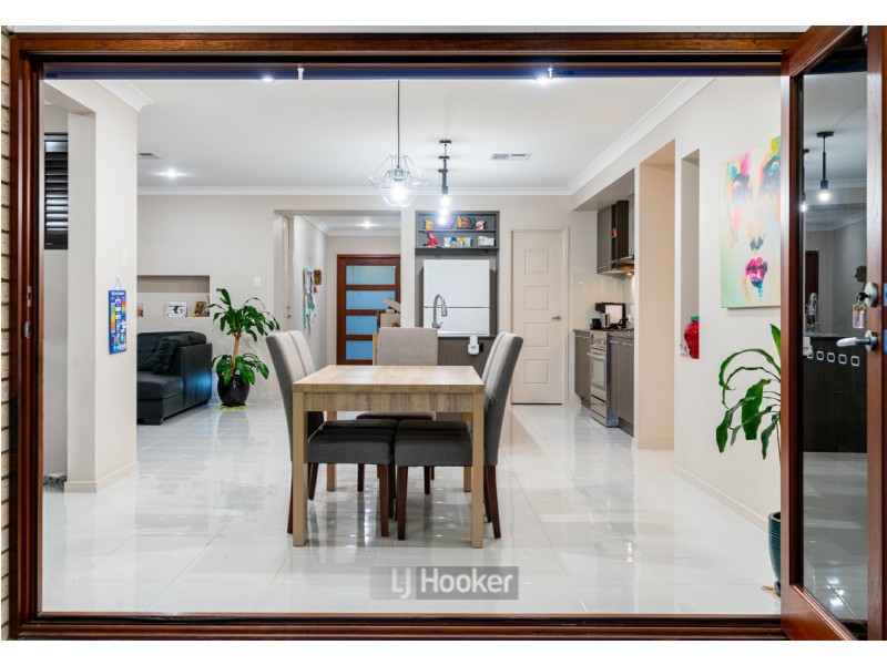 42 Steelwood Street, Heathwood QLD 4110