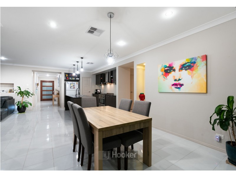 42 Steelwood Street, Heathwood QLD 4110