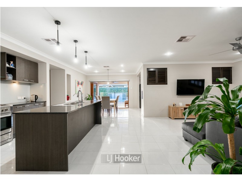 42 Steelwood Street, Heathwood QLD 4110