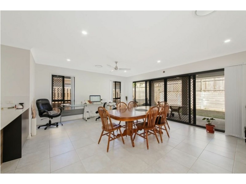 6 Mount Greville Way, Park Ridge QLD 4125