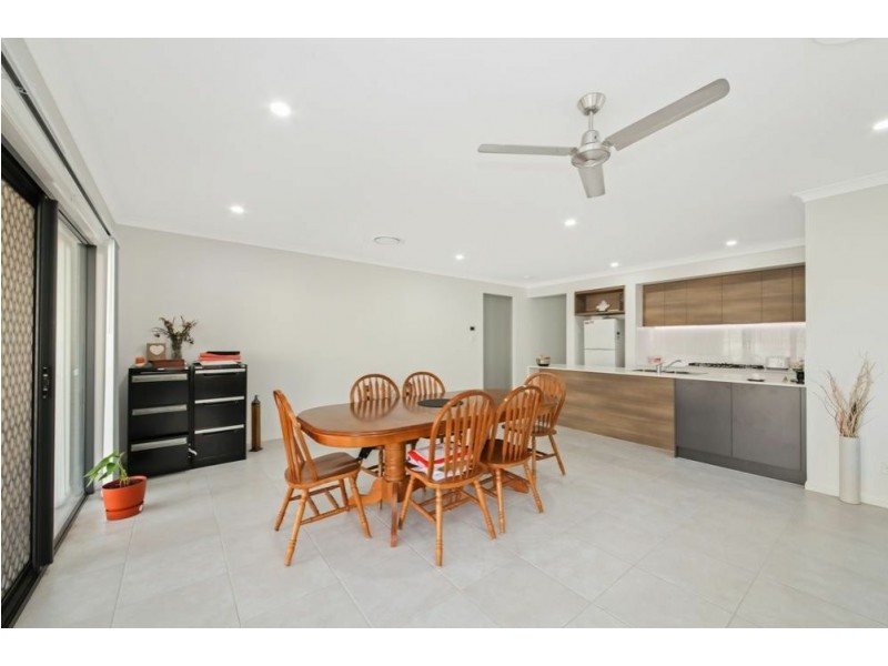 6 Mount Greville Way, Park Ridge QLD 4125