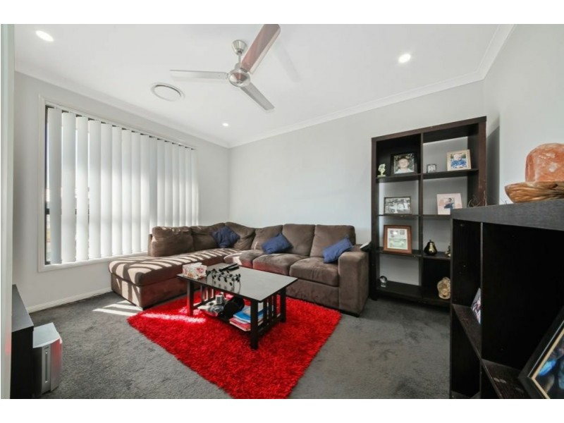 6 Mount Greville Way, Park Ridge QLD 4125