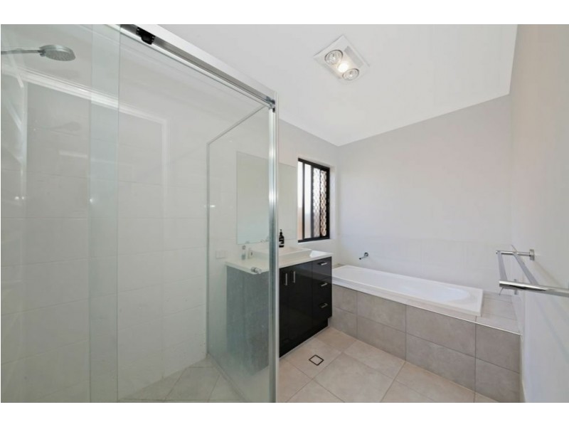 6 Mount Greville Way, Park Ridge QLD 4125