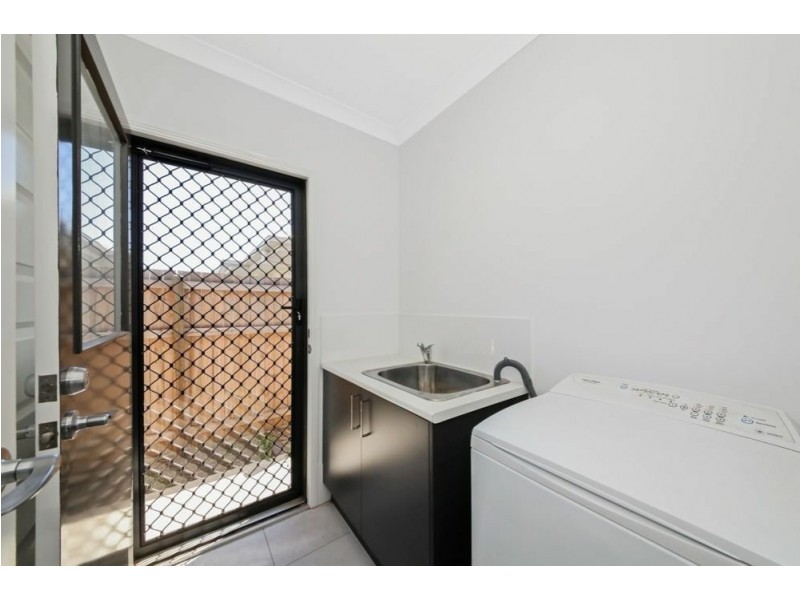 6 Mount Greville Way, Park Ridge QLD 4125