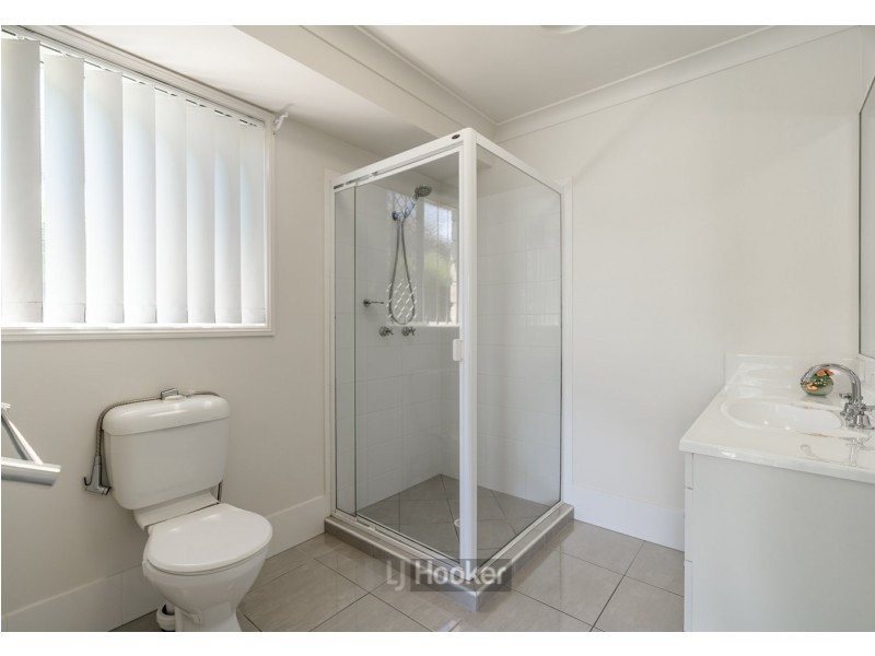 1 Thames Drive, Regents Park QLD 4118