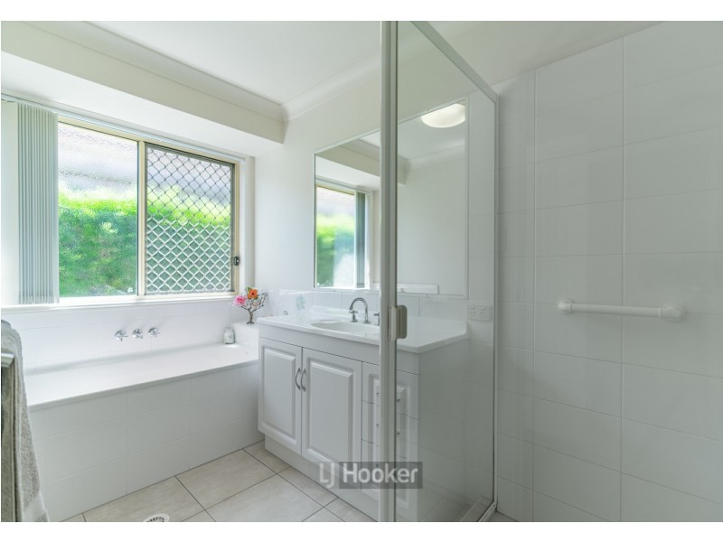 1 Thames Drive, Regents Park QLD 4118