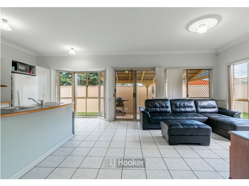 2 Queens Court, Forest Lake QLD 4078