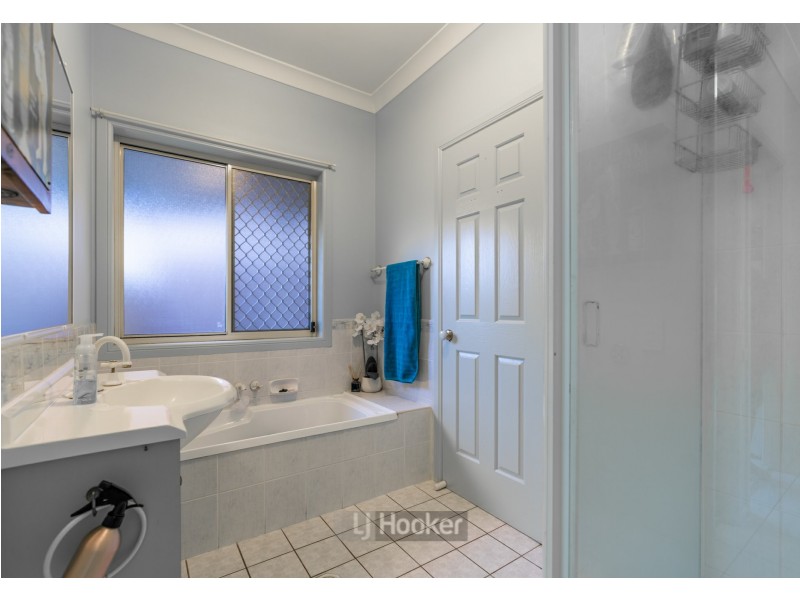 2 Queens Court, Forest Lake QLD 4078