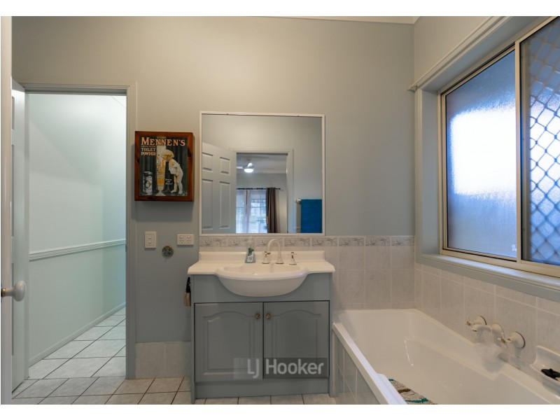 2 Queens Court, Forest Lake QLD 4078