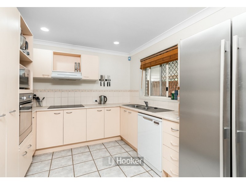 6 Cougers Court, Regents Park QLD 4118