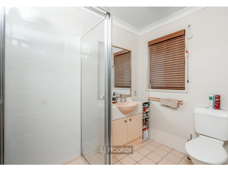 6 Cougers Court, Regents Park QLD 4118