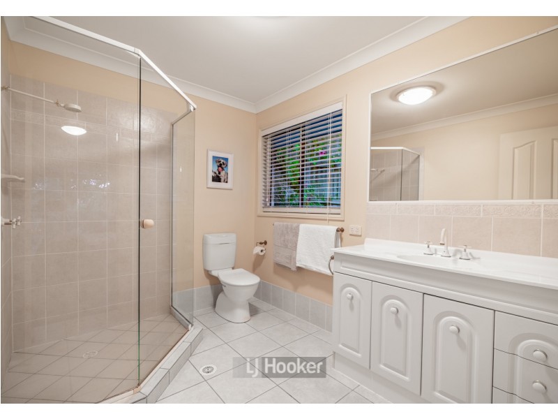 5 Cheltenham Place, Forest Lake QLD 4078