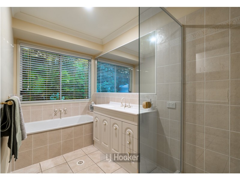 5 Cheltenham Place, Forest Lake QLD 4078