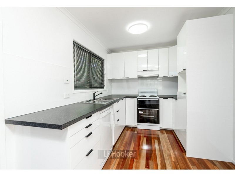 22 Bushmills Court, Hillcrest QLD 4118