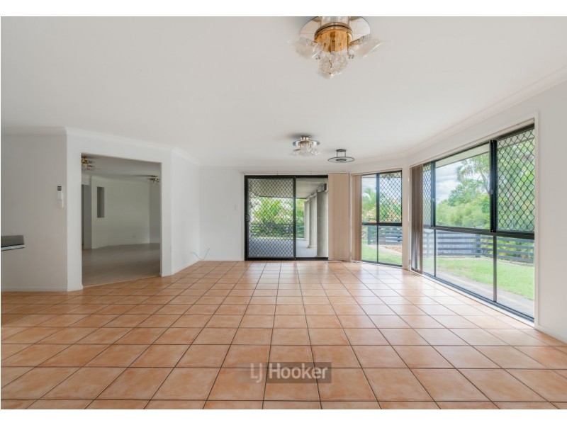 76 Glasshouse Crescent, Forest Lake QLD 4078