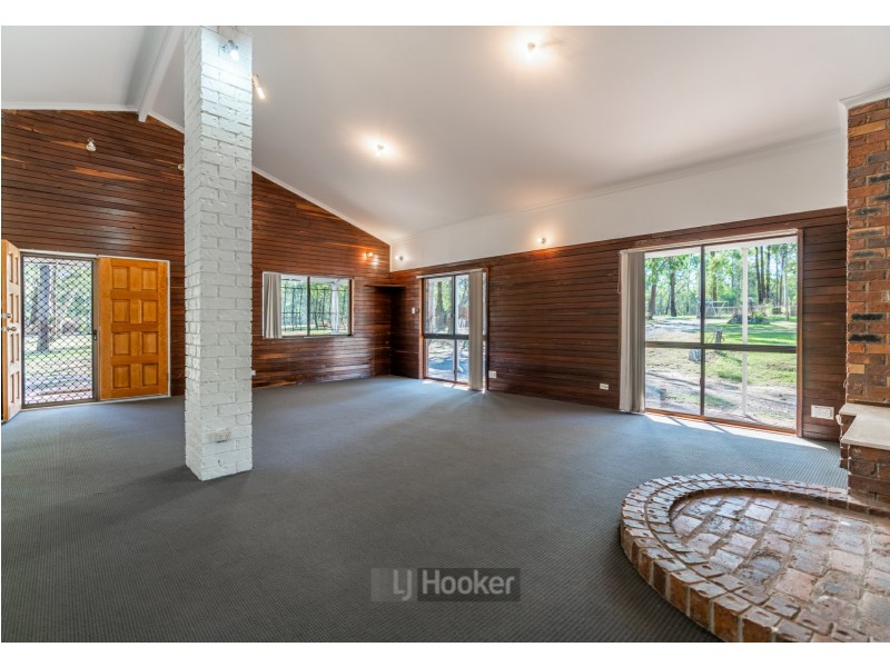 590 Middle Road, Greenbank QLD 4124