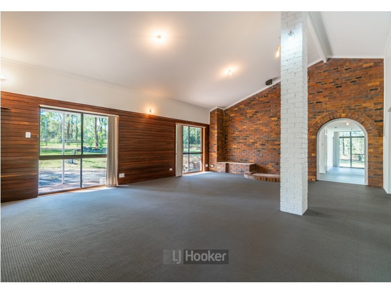 590 Middle Road, Greenbank QLD 4124