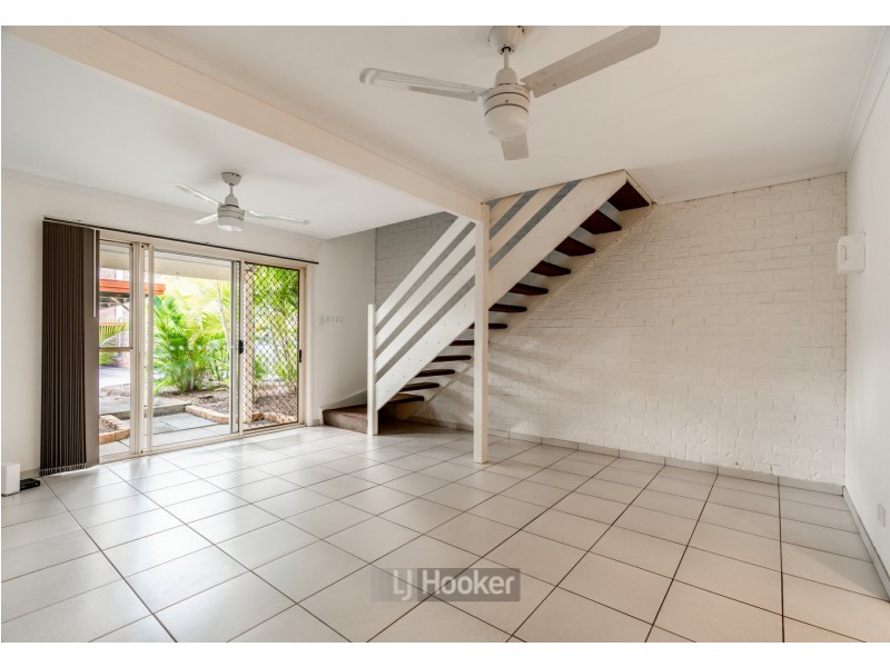 9/3 Costata Street, Hillcrest QLD 4118