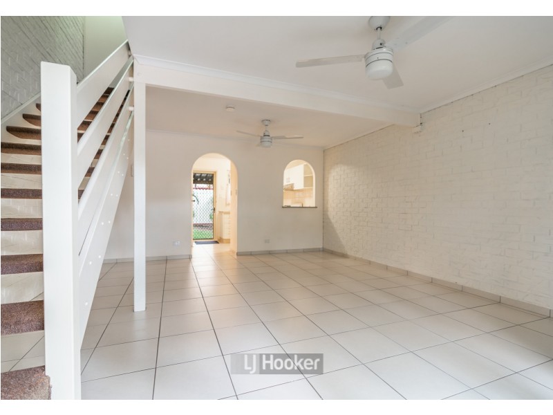 9/3 Costata Street, Hillcrest QLD 4118