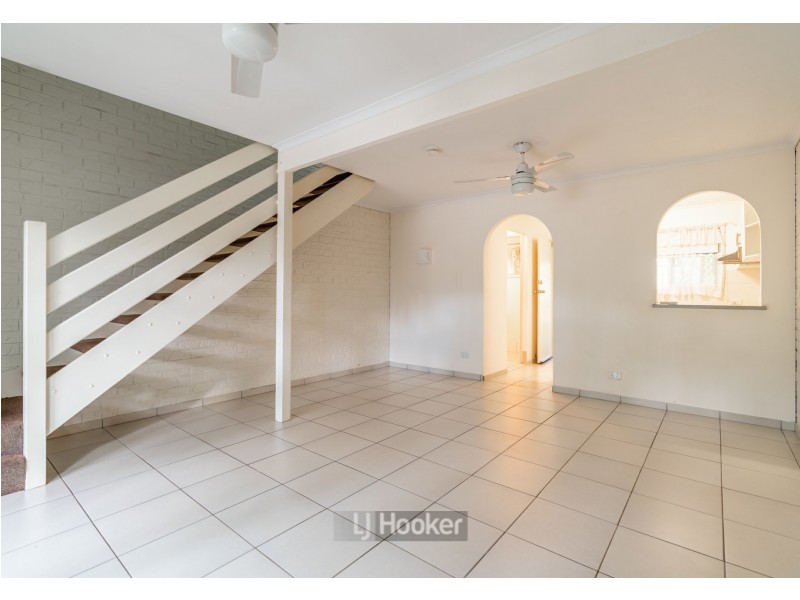 9/3 Costata Street, Hillcrest QLD 4118