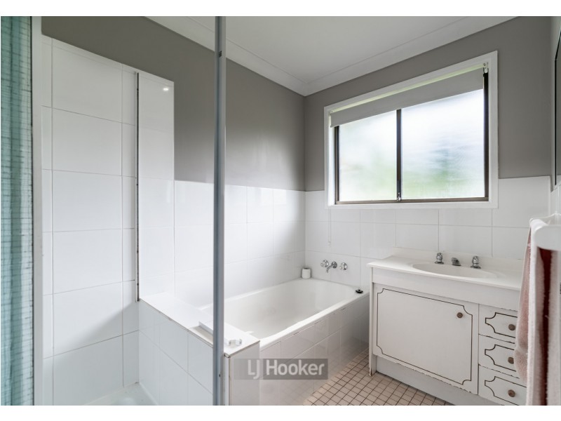 3 Renfrew Street, Hillcrest QLD 4118