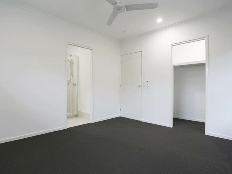 6 John Storey Court, Park Ridge QLD 4125