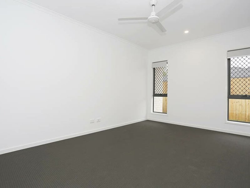 6 John Storey Court, Park Ridge QLD 4125