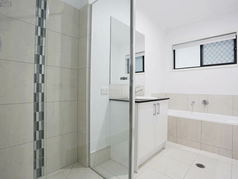 6 John Storey Court, Park Ridge QLD 4125