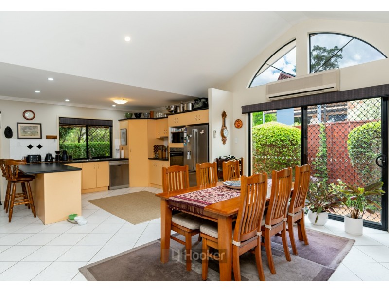 42 Mapleton Crescent, Forest Lake QLD 4078