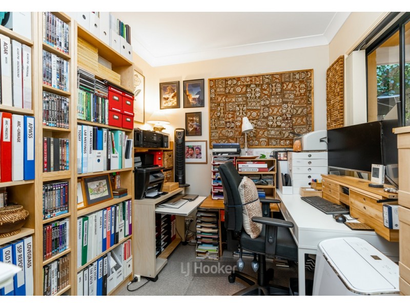 42 Mapleton Crescent, Forest Lake QLD 4078