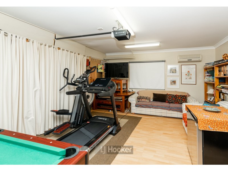 42 Mapleton Crescent, Forest Lake QLD 4078