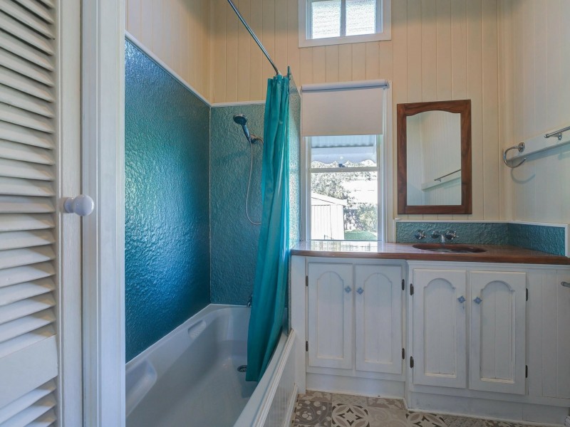 17A Merrell Street, North Booval QLD 4304