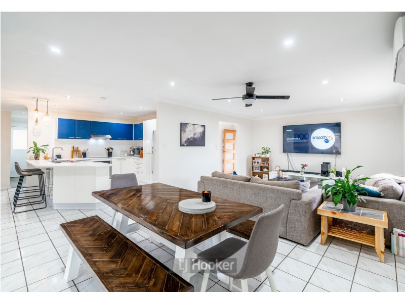 62 Bushland Drive, Regents Park QLD 4118