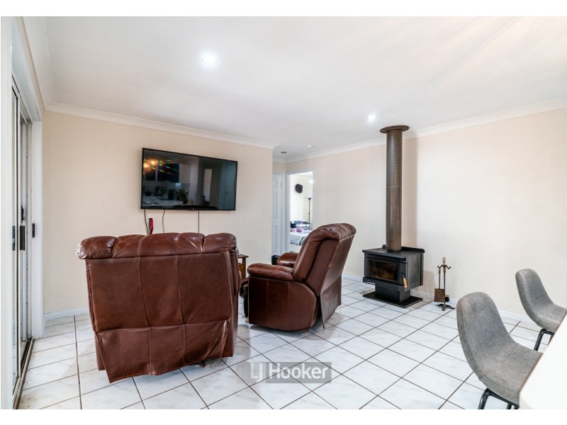 62 Bushland Drive, Regents Park QLD 4118