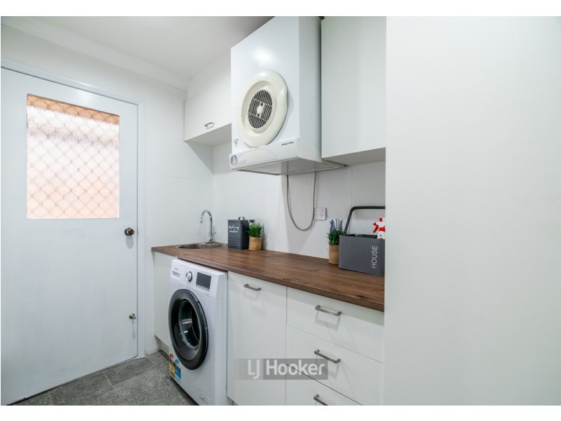 62 Bushland Drive, Regents Park QLD 4118